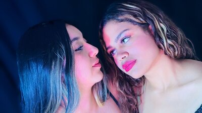 AbbyAndLuccy webcam show