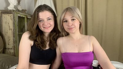 BonnieAndDaisy webcam show