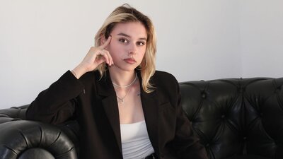 EmelyHoward webcam show