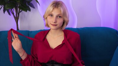 GwenJuniper webcam show